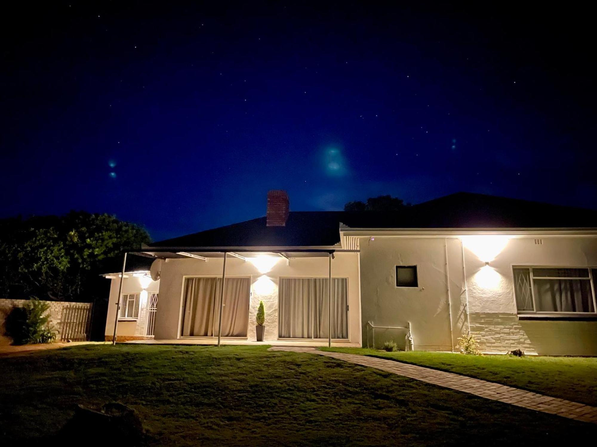 Cradock Guest House & Self Catering ภายนอก รูปภาพ