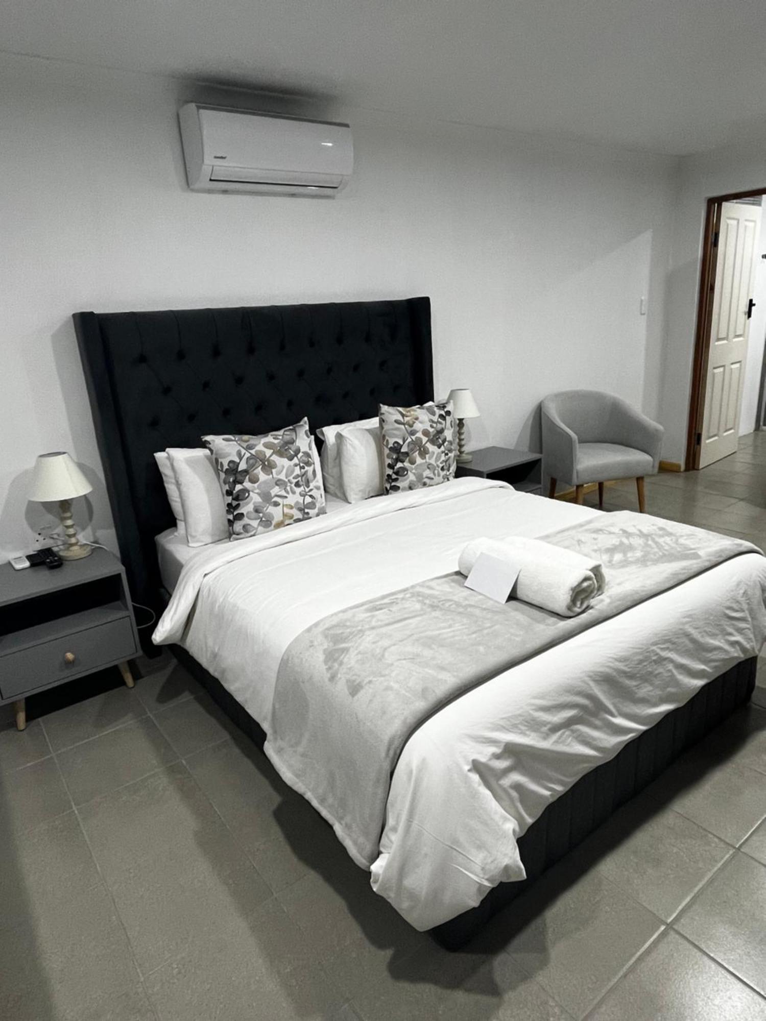 Cradock Guest House & Self Catering ภายนอก รูปภาพ